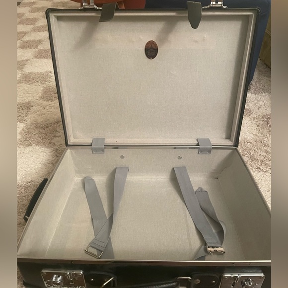 Globe Trotter Carry-On 2 Wheels - Picture 5 of 8